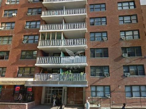 1,373 square feet ft². . 1 bedroom apartment for rent in queens